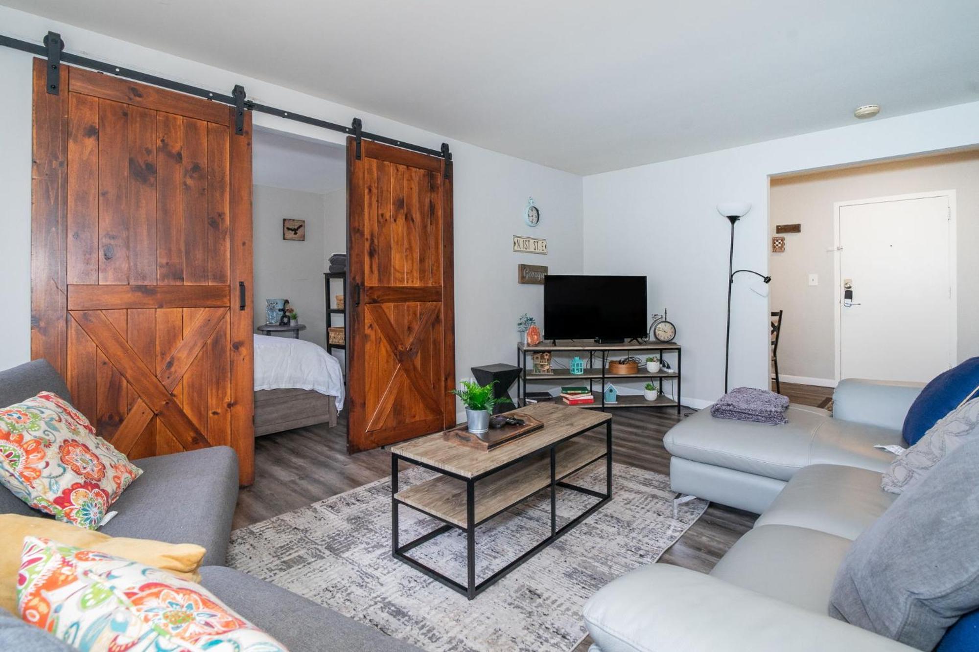 Welcoming Barn, 2 Bedroom & 1 Bath & Parking Atlanta Dış mekan fotoğraf